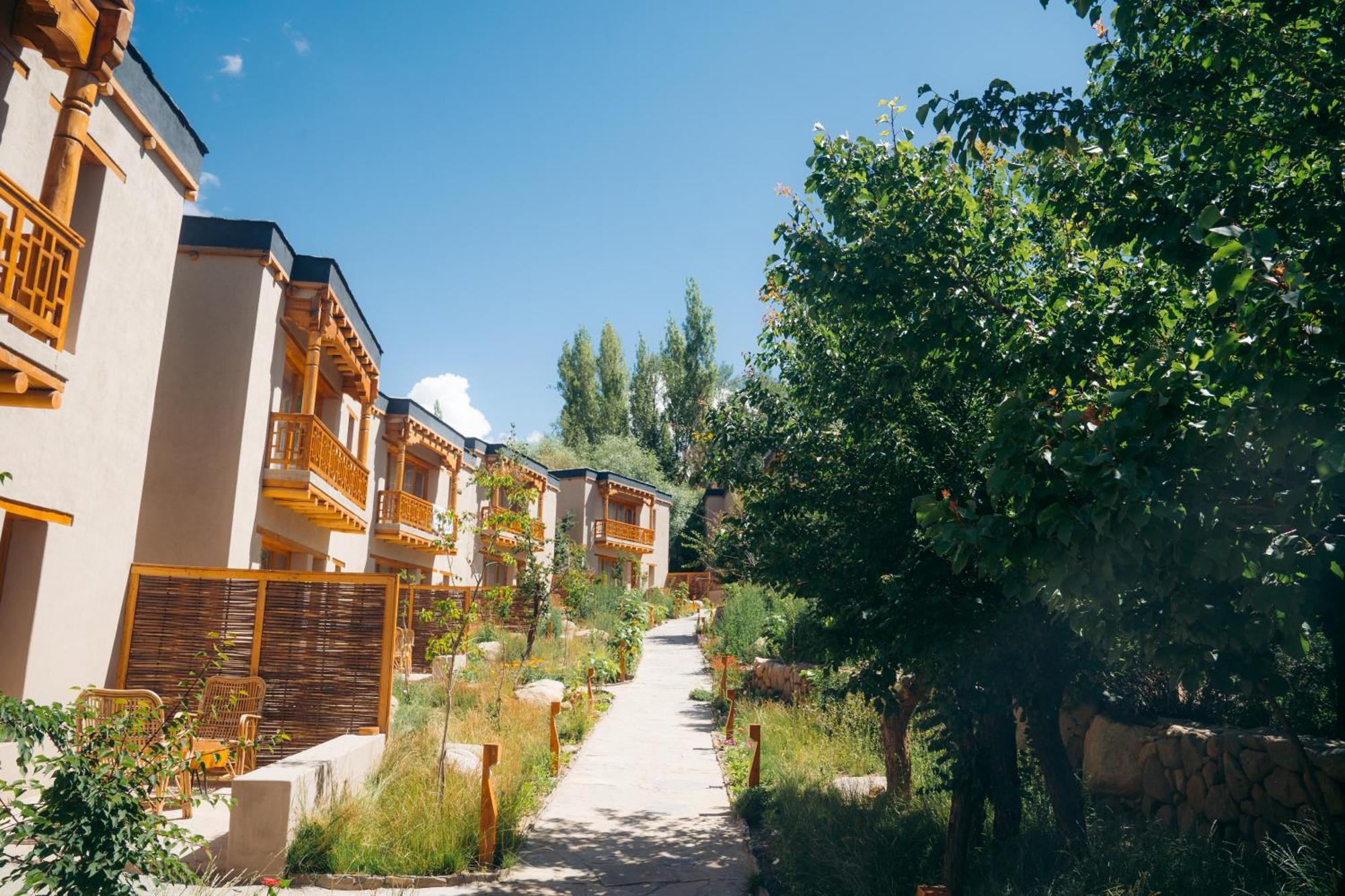 Dolkhar Resort Leh Bagian luar foto